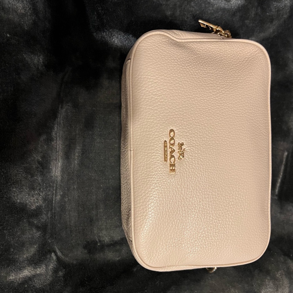 Coach Cream Leather Crossbody Bag. - Picture 10 of 14